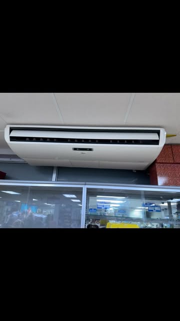 Cassette de techo instalado en un comercio